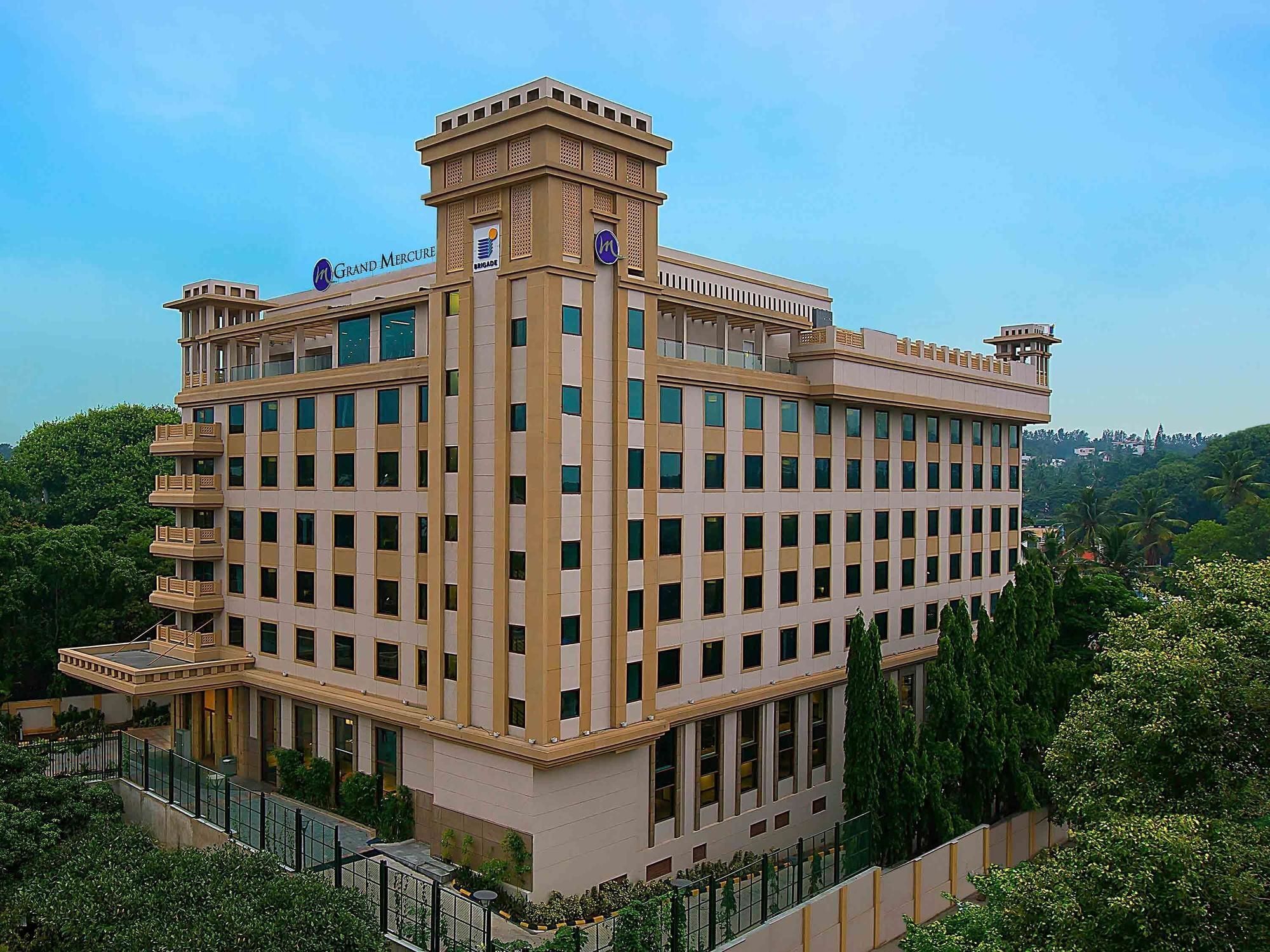 Grand Mercure Mysore - An Accor Brand Exterior foto The hotel in 2014